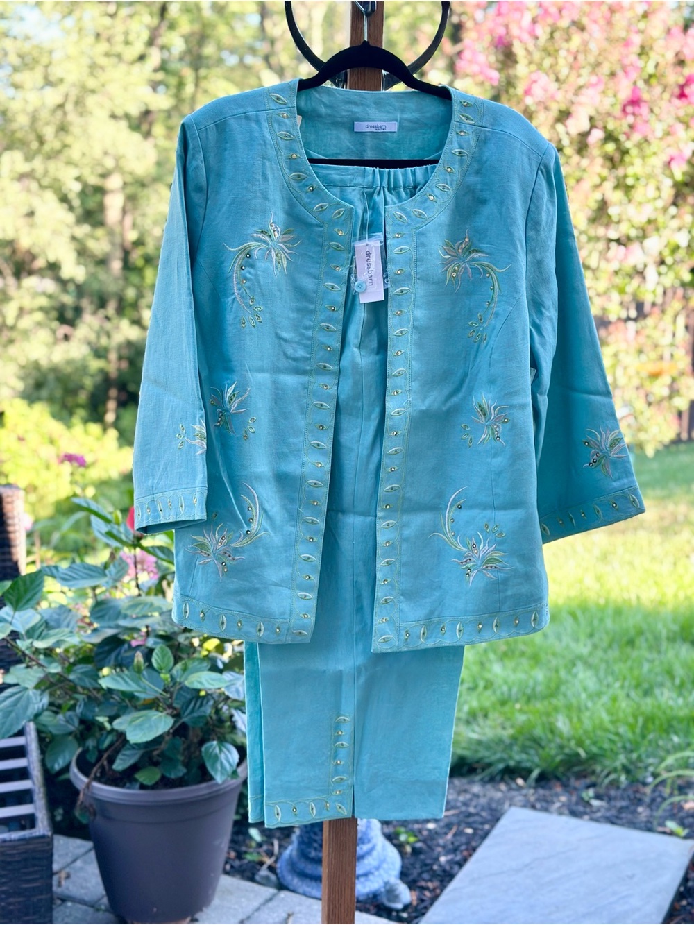 DressBarn Woman Linen Blend Embroidered Suit 18W Jacket 16W Pants Bead Accents - Picture 13 of 14